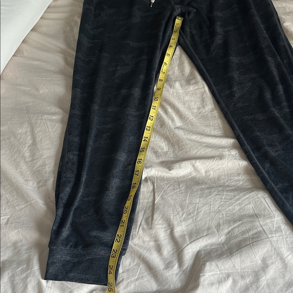Vuori Black Charcoal Jogger Sweatpants - Picture 3 of 4